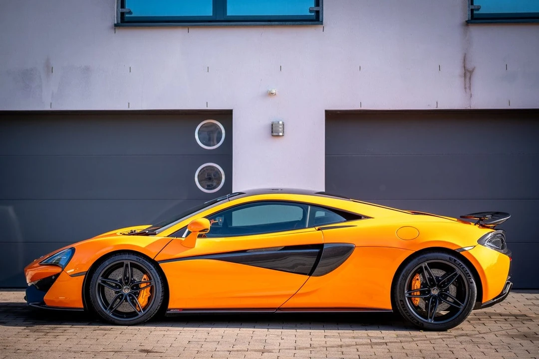 2017 McLaren 570S - Image 10 of 31