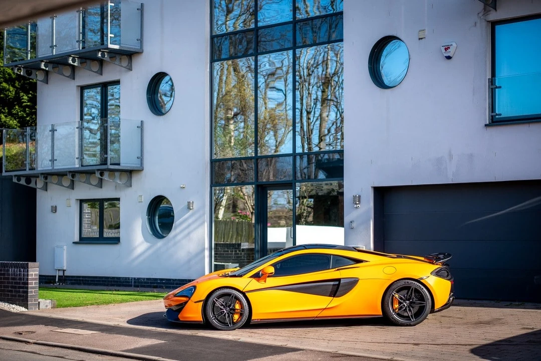 2017 McLaren 570S - Image 4 of 31