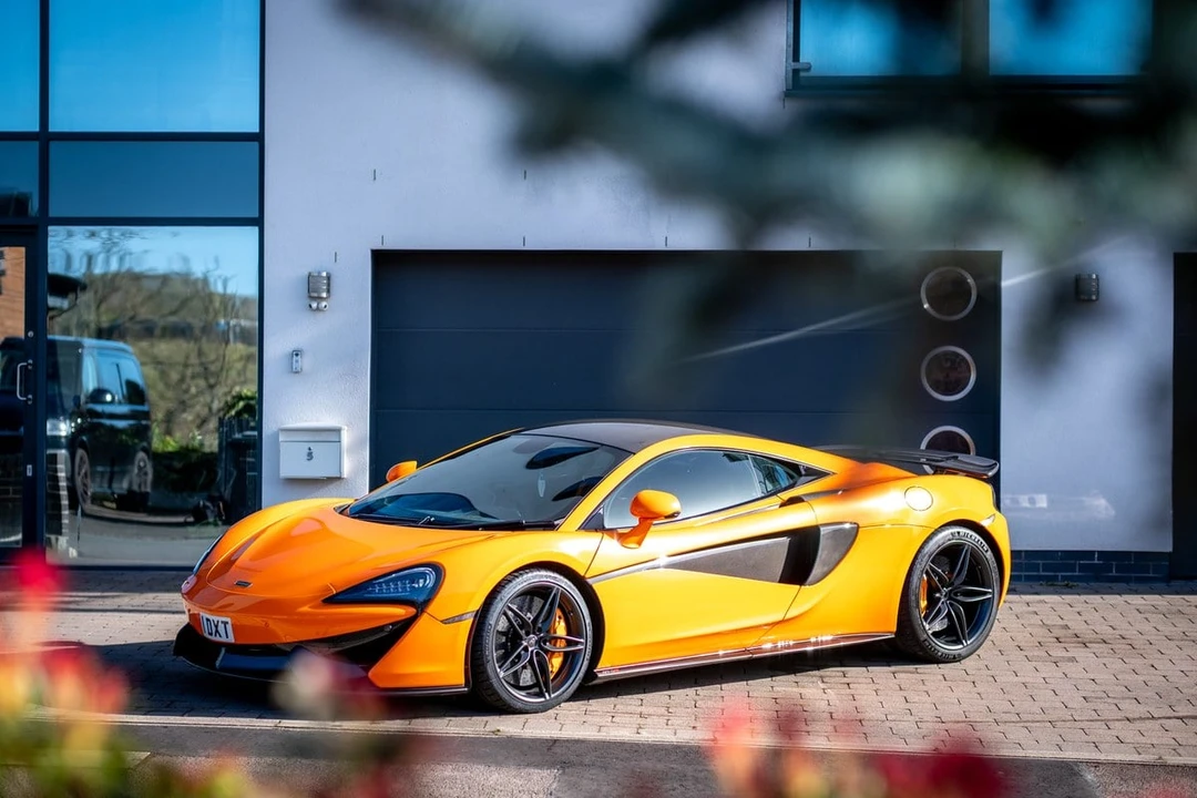 2017 McLaren 570S - Image 5 of 31