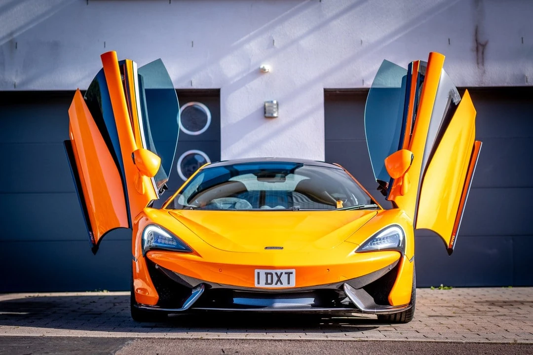 2017 McLaren 570S - Image 13 of 31