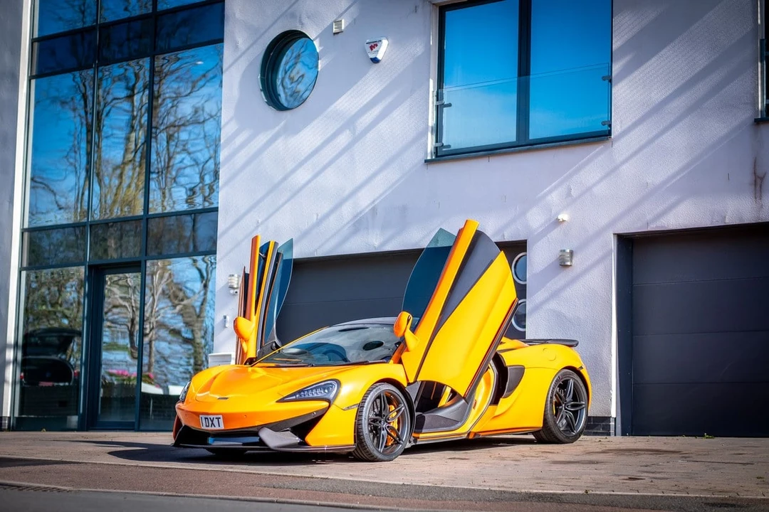 2017 McLaren 570S - Image 14 of 31
