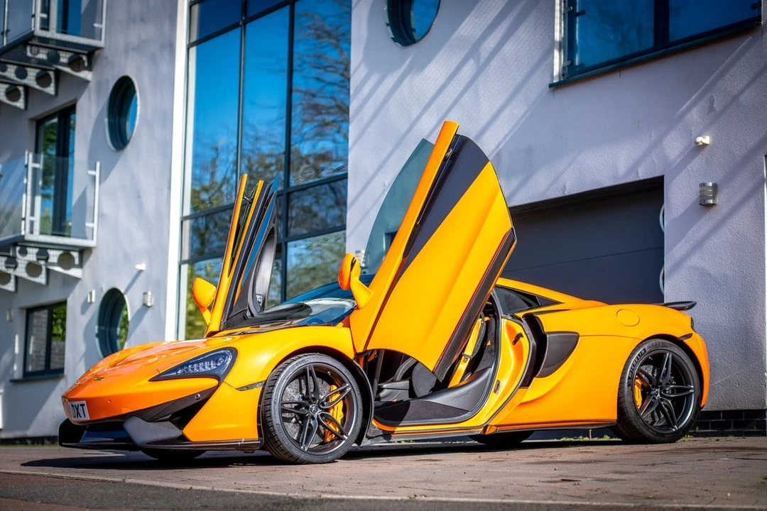 2017 McLaren 570S - Image 15 of 31