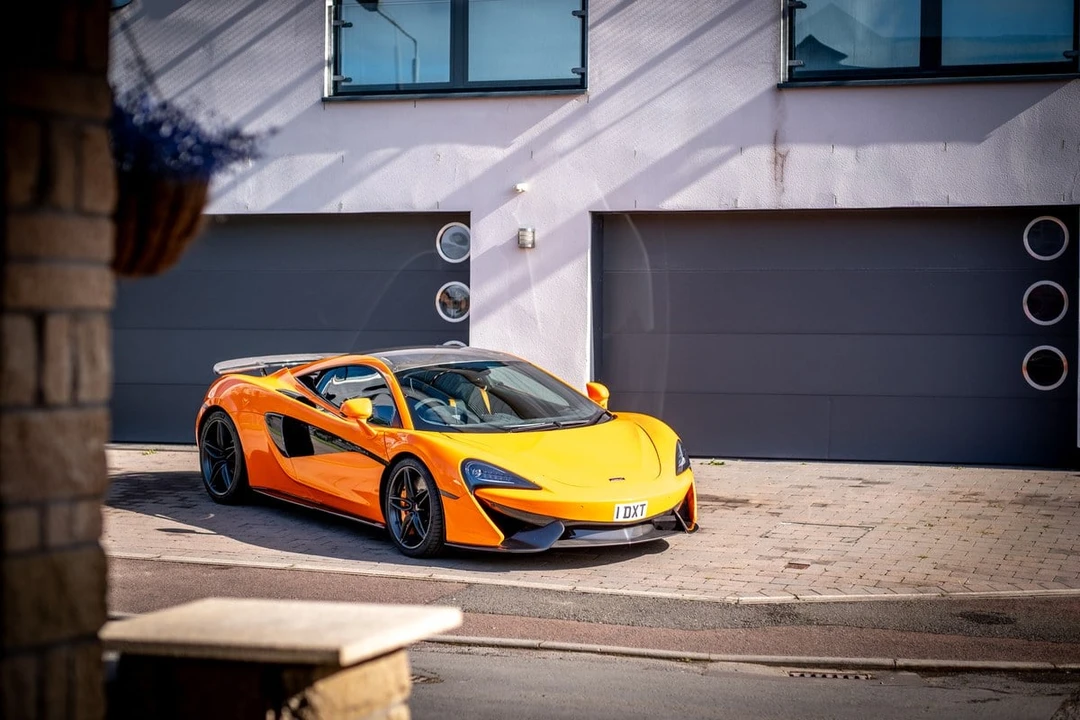 2017 McLaren 570S - Image 17 of 31