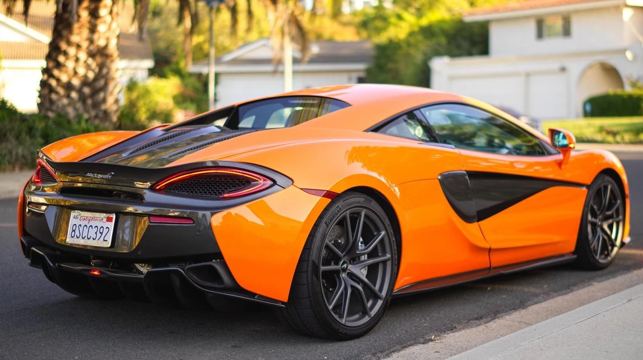 2017 McLaren 570S - Image 6 of 7