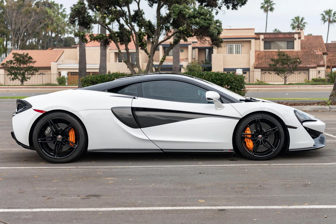 2017 McLaren 570S - Image 3 of 31