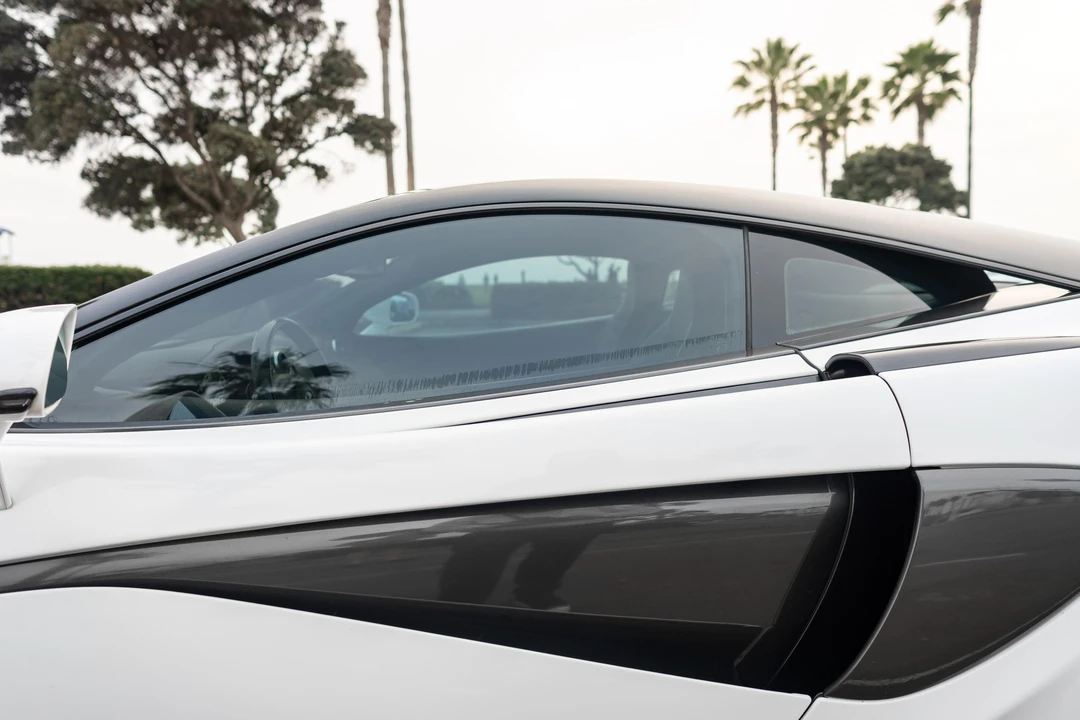 2017 McLaren 570S - Image 16 of 31