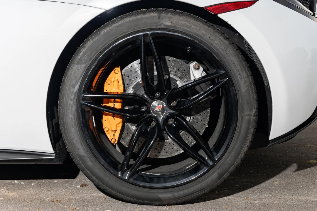 2017 McLaren 570S - Image 30 of 31
