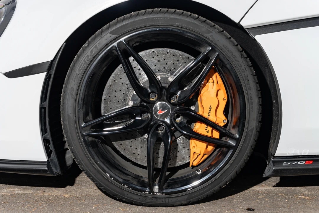 2017 McLaren 570S - Image 29 of 31