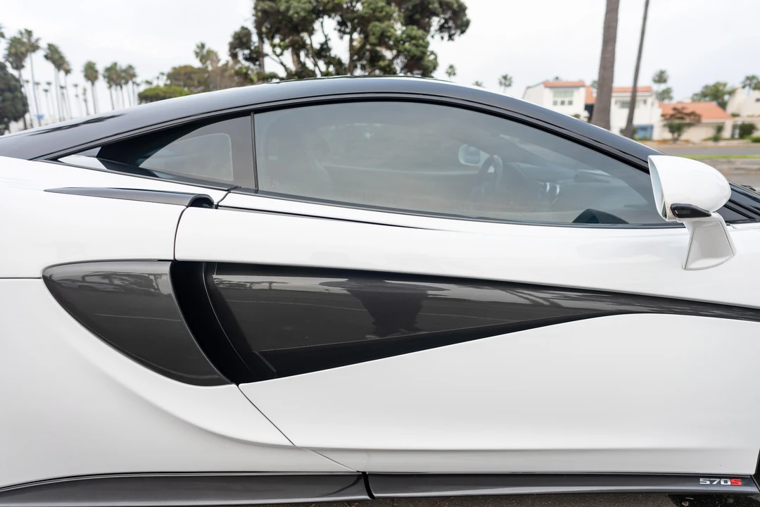 2017 McLaren 570S - Image 25 of 31