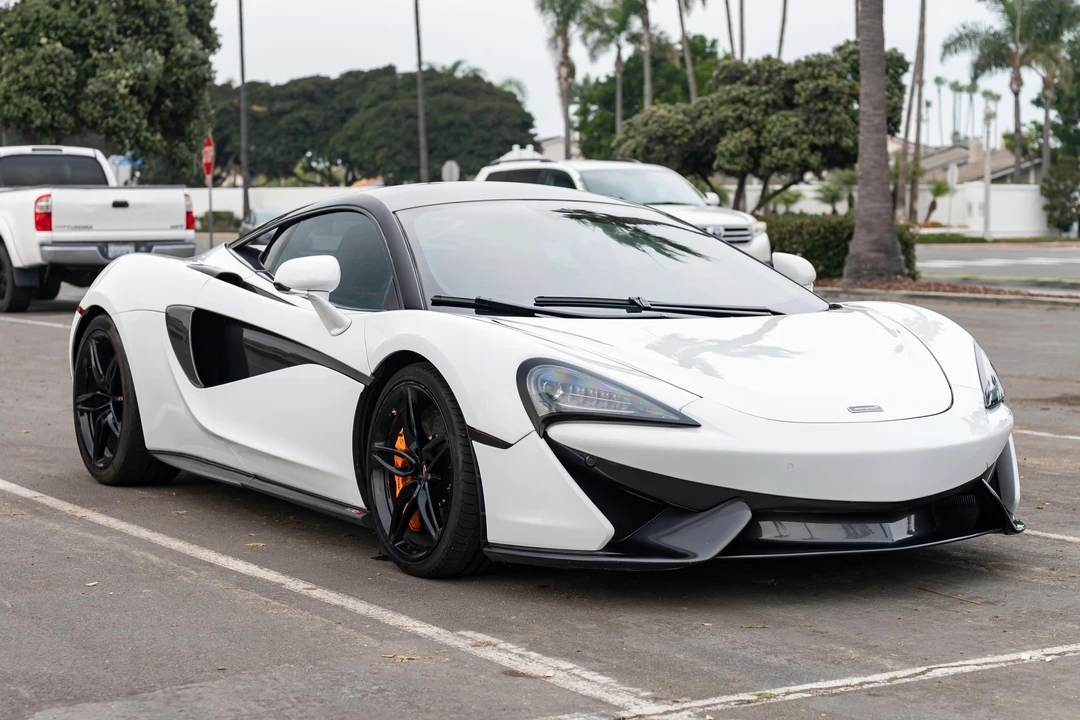 2017 McLaren 570S - Image 8 of 31