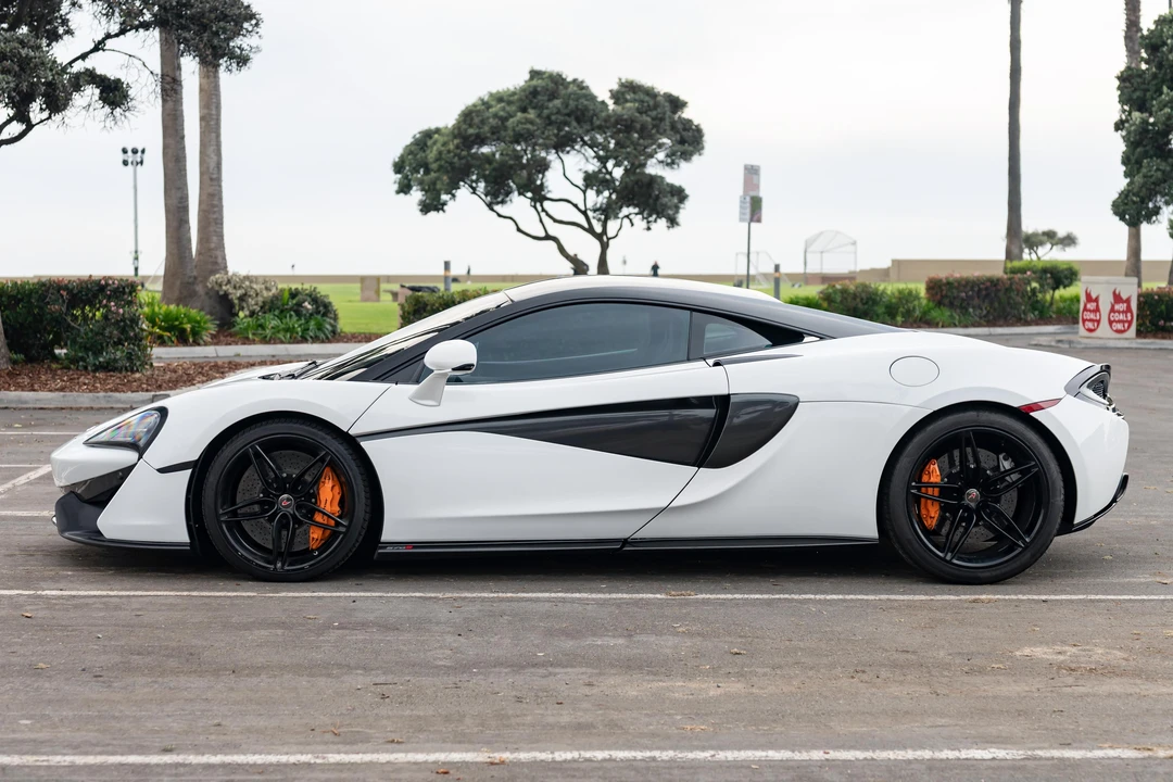 2017 McLaren 570S - Image 6 of 31