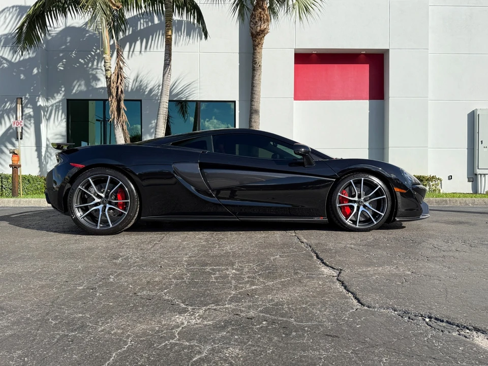 2017 McLaren 570S - Image 18 of 21