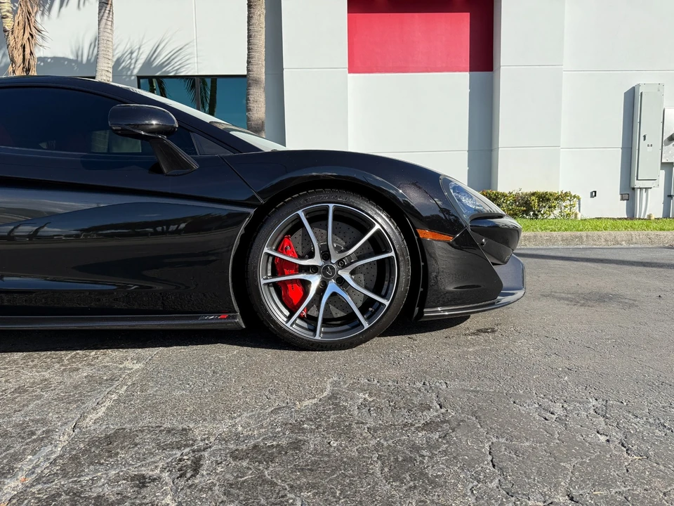 2017 McLaren 570S - Image 11 of 21