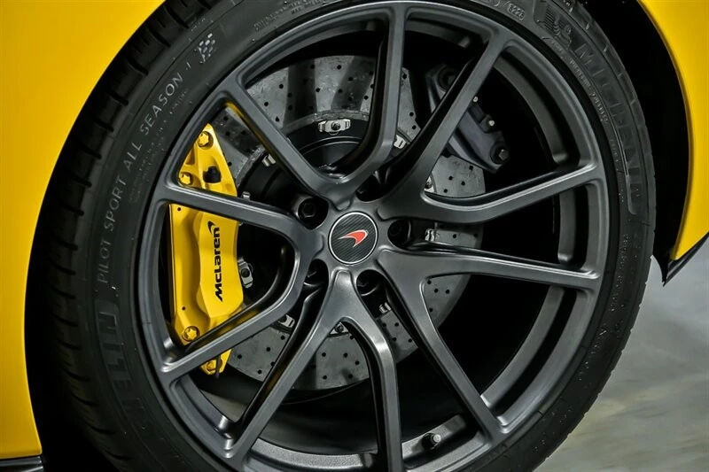 2017 McLaren 570S - Image 19 of 21