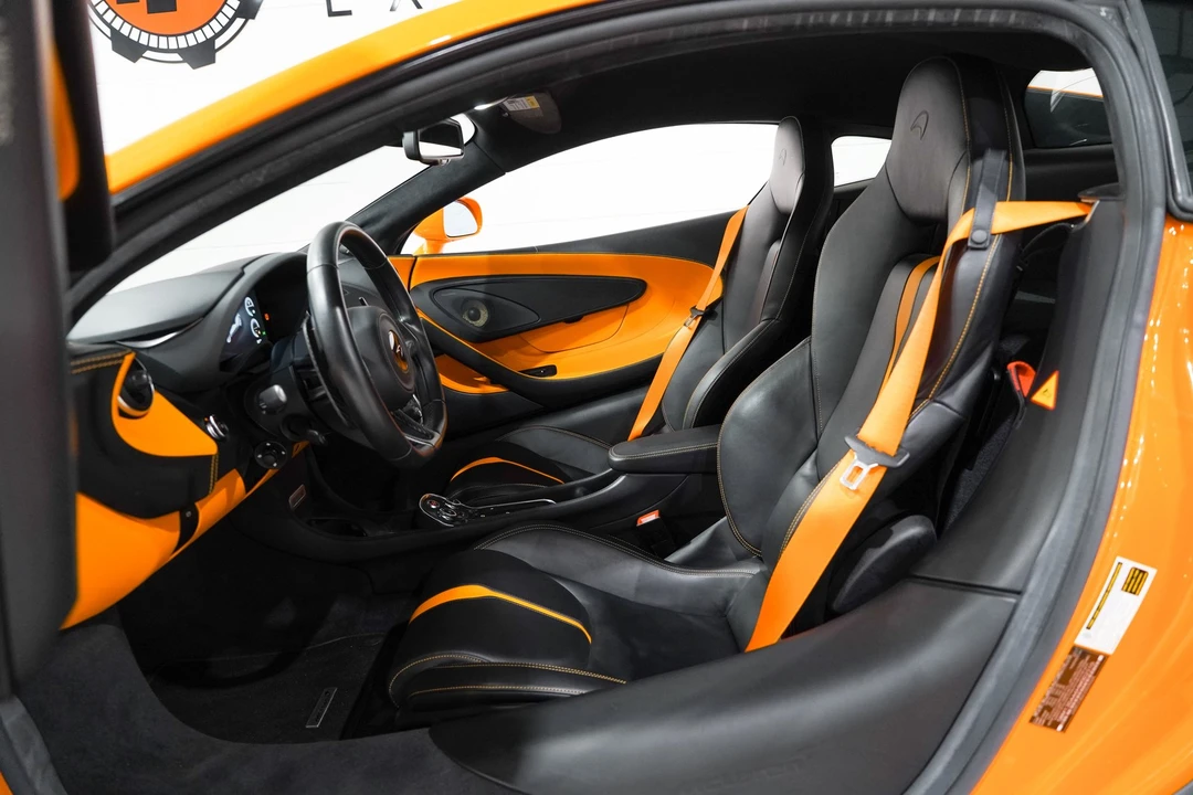 2017 McLaren 570S - Image 8 of 31