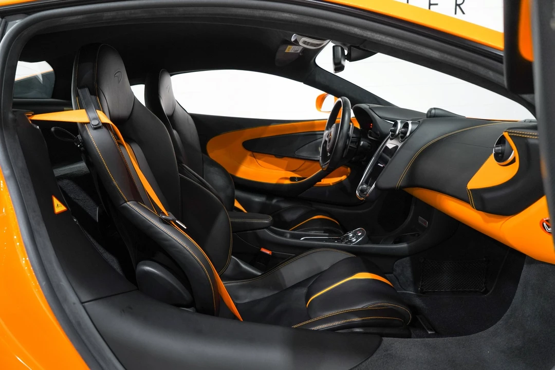 2017 McLaren 570S - Image 15 of 31