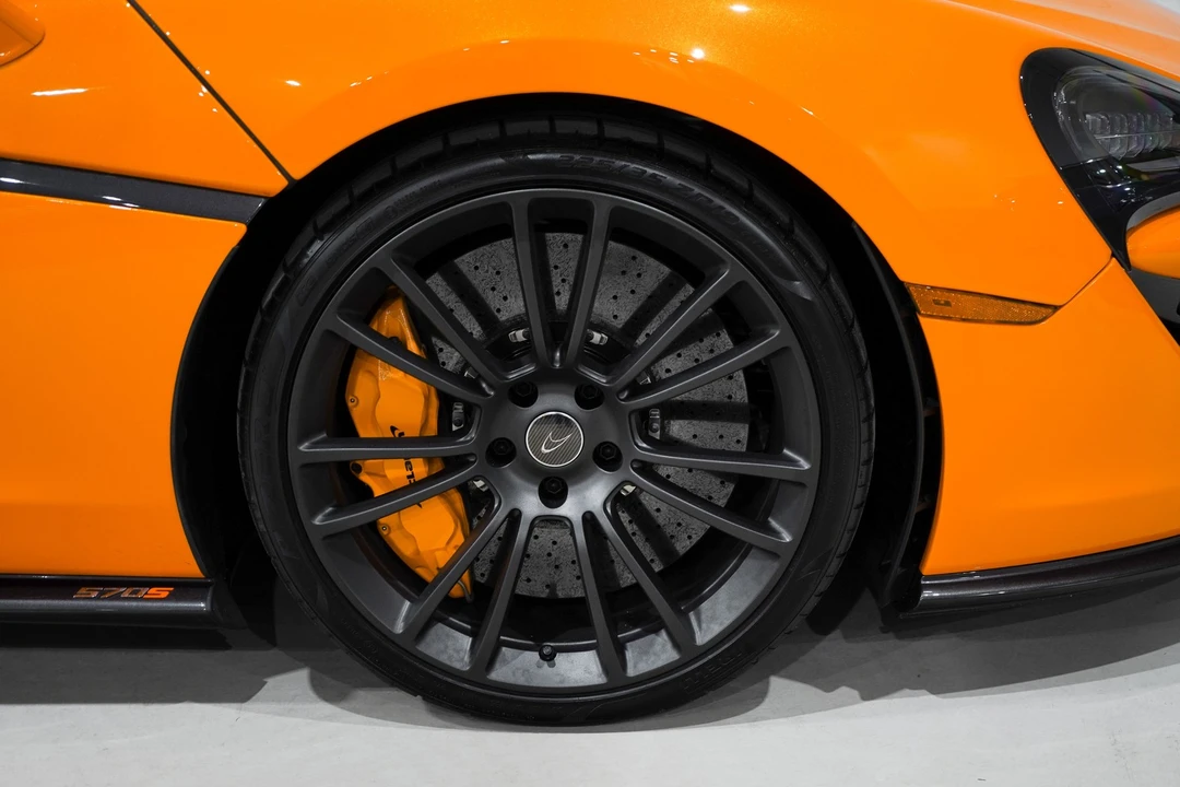 2017 McLaren 570S - Image 26 of 31