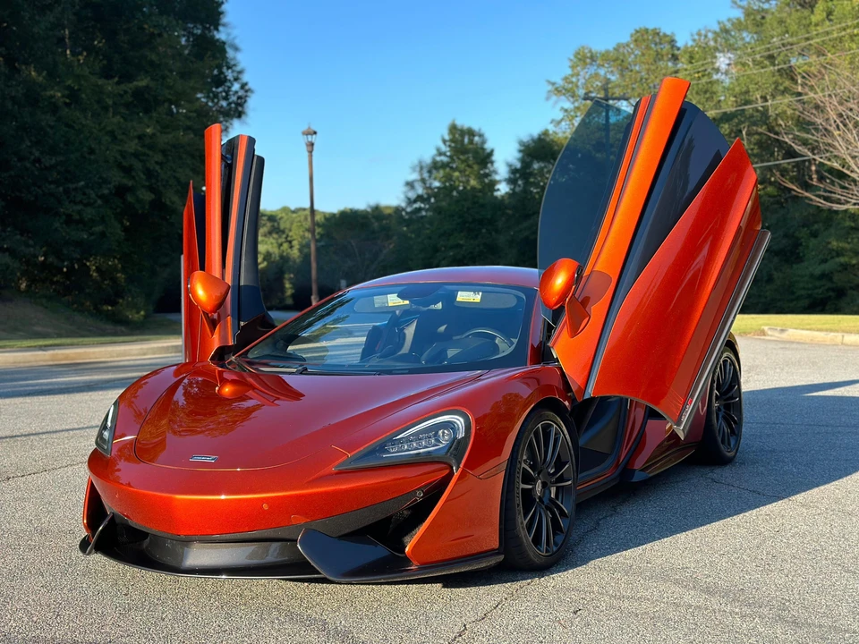 2017 McLaren 570S - Image 15 of 31