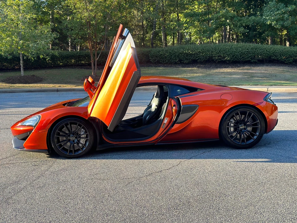 2017 McLaren 570S - Image 7 of 31