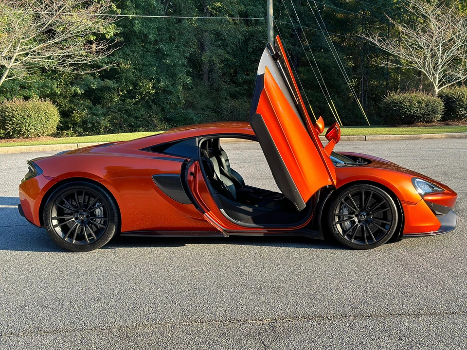 2017 McLaren 570S - Image 22 of 31