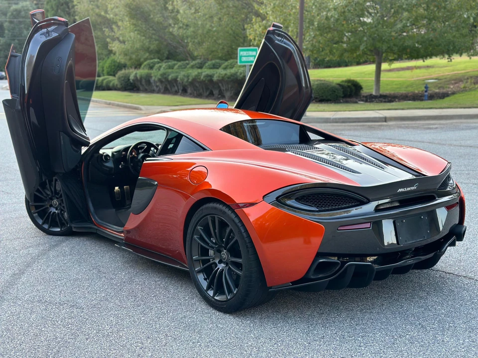 2017 McLaren 570S - Image 18 of 31