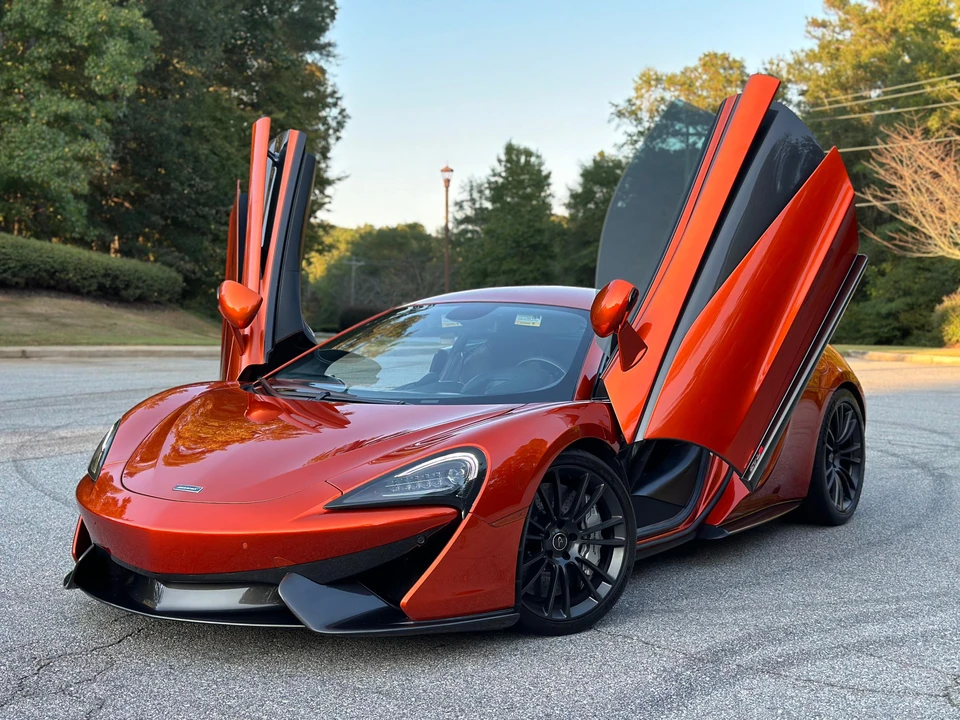 2017 McLaren 570S - Image 16 of 31