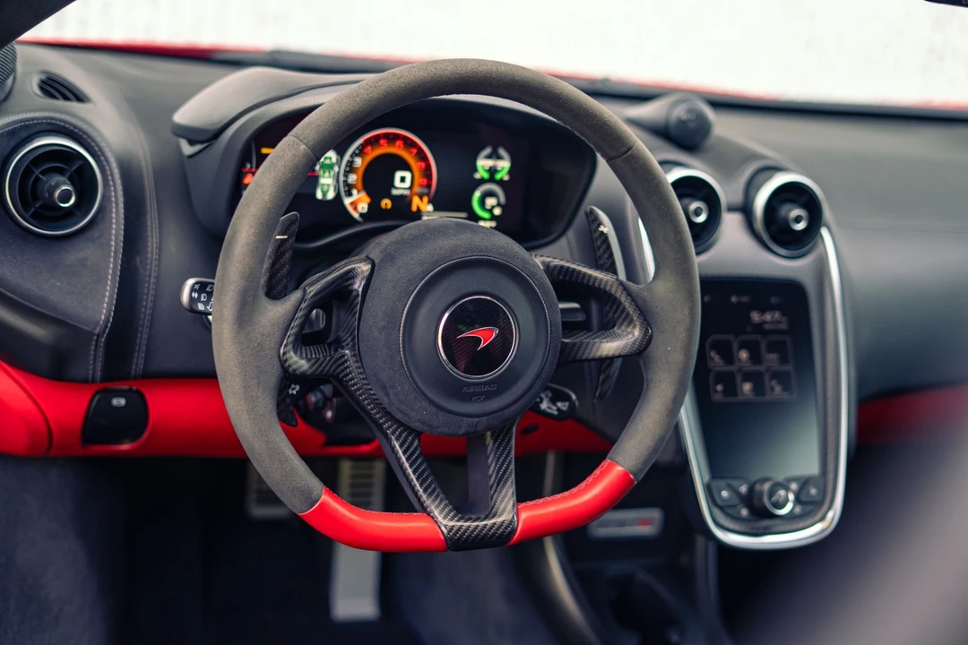 2017 McLaren 570S - Image 16 of 31