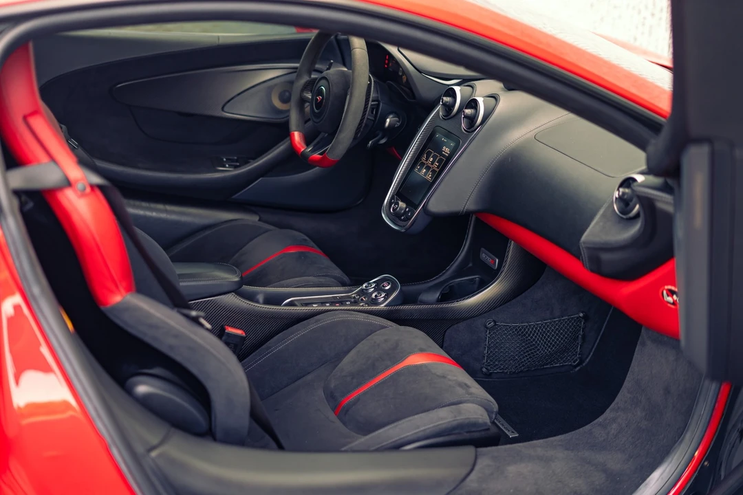 2017 McLaren 570S - Image 2 of 31