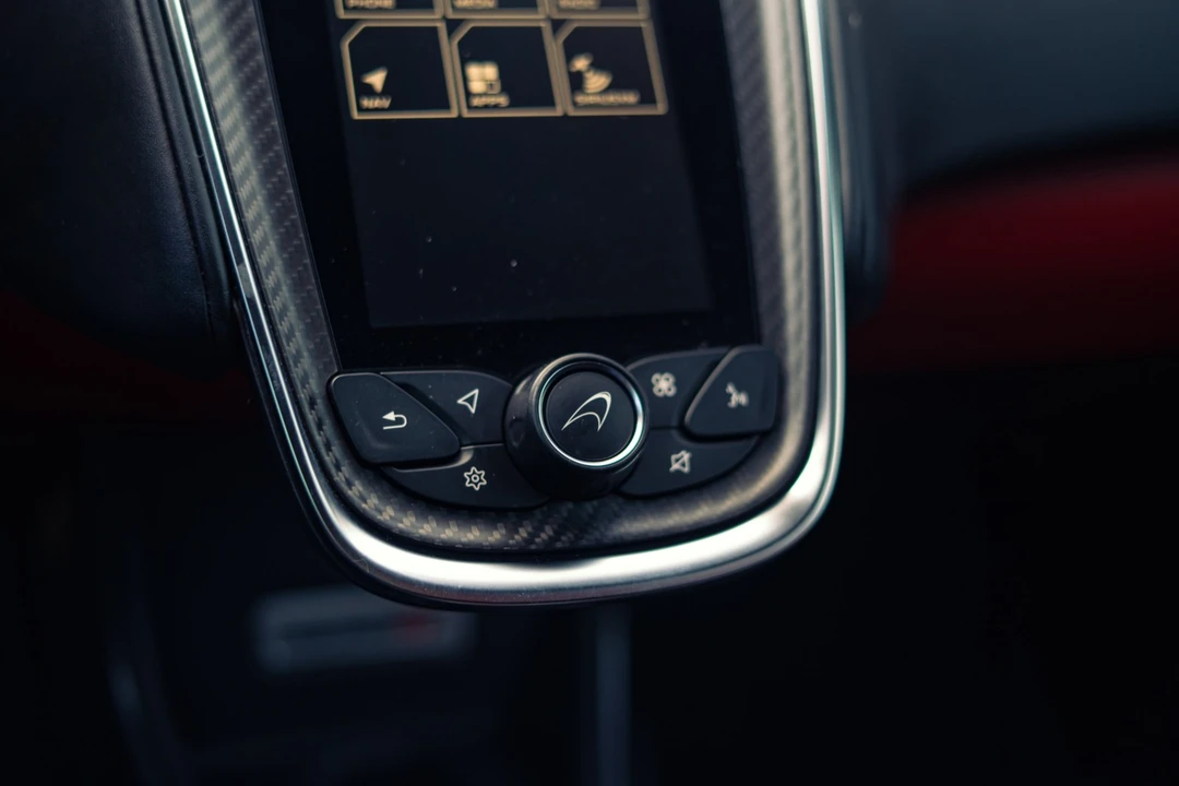 2017 McLaren 570S - Image 24 of 31