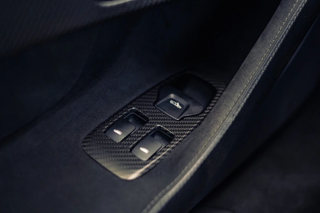 2017 McLaren 570S - Image 10 of 31