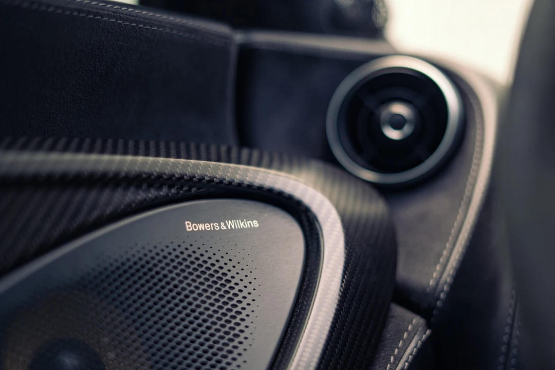 2017 McLaren 570S - Image 8 of 31