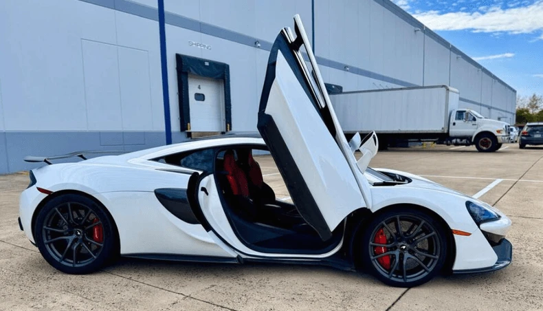 2017 McLaren 570S - Image 16 of 25