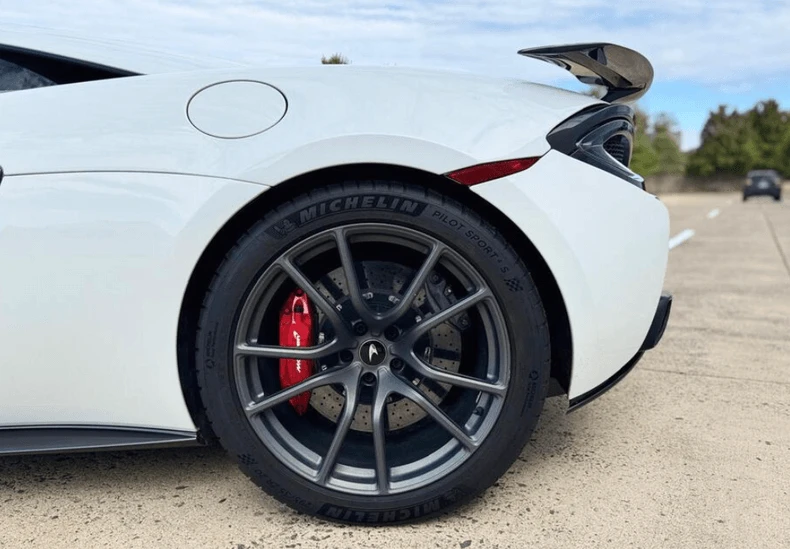 2017 McLaren 570S - Image 11 of 25