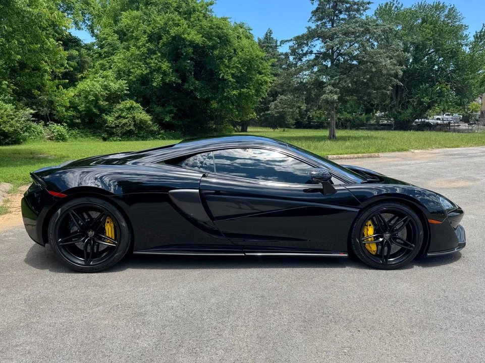 2017 McLaren 570S - Image 10 of 21