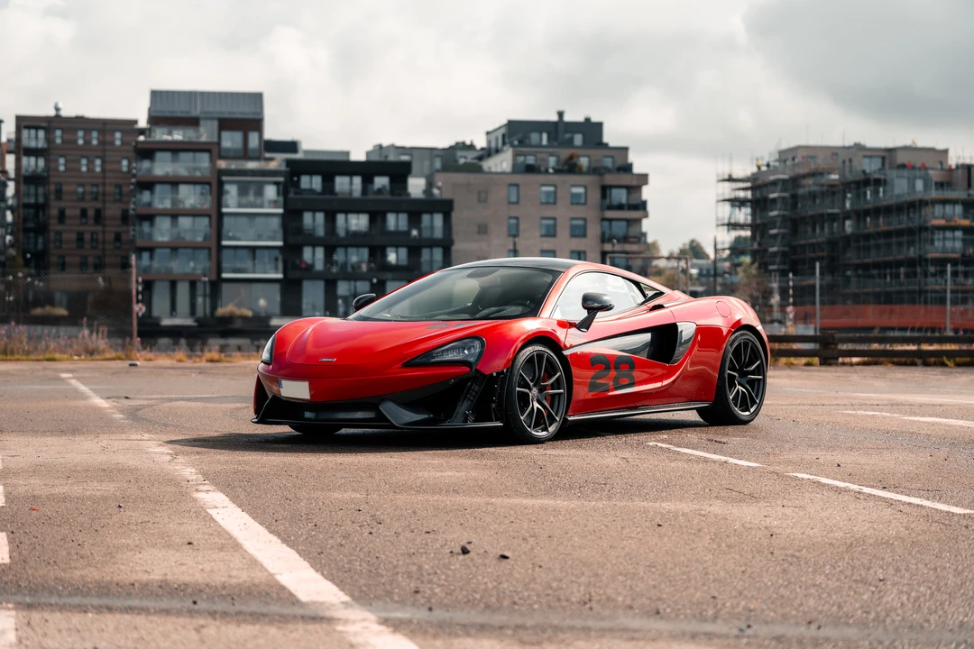 2017 McLaren 570S - Image 9 of 31
