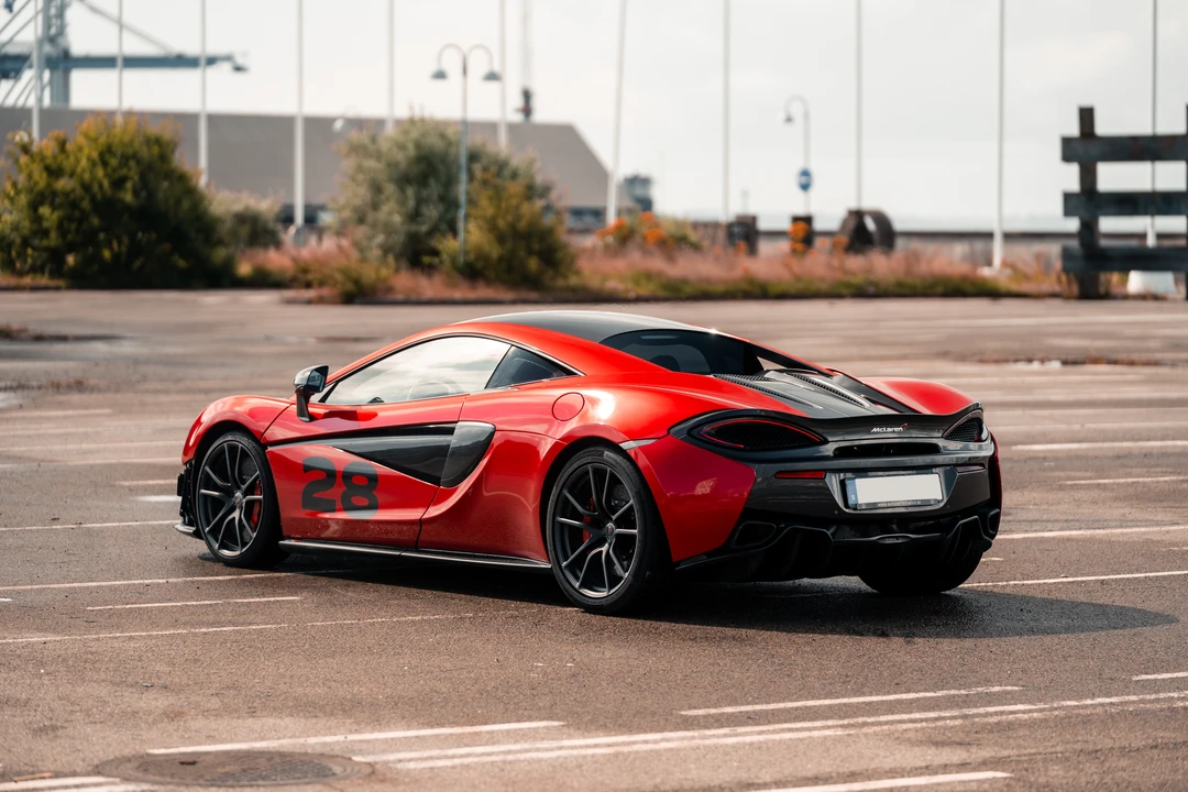 2017 McLaren 570S - Image 7 of 31