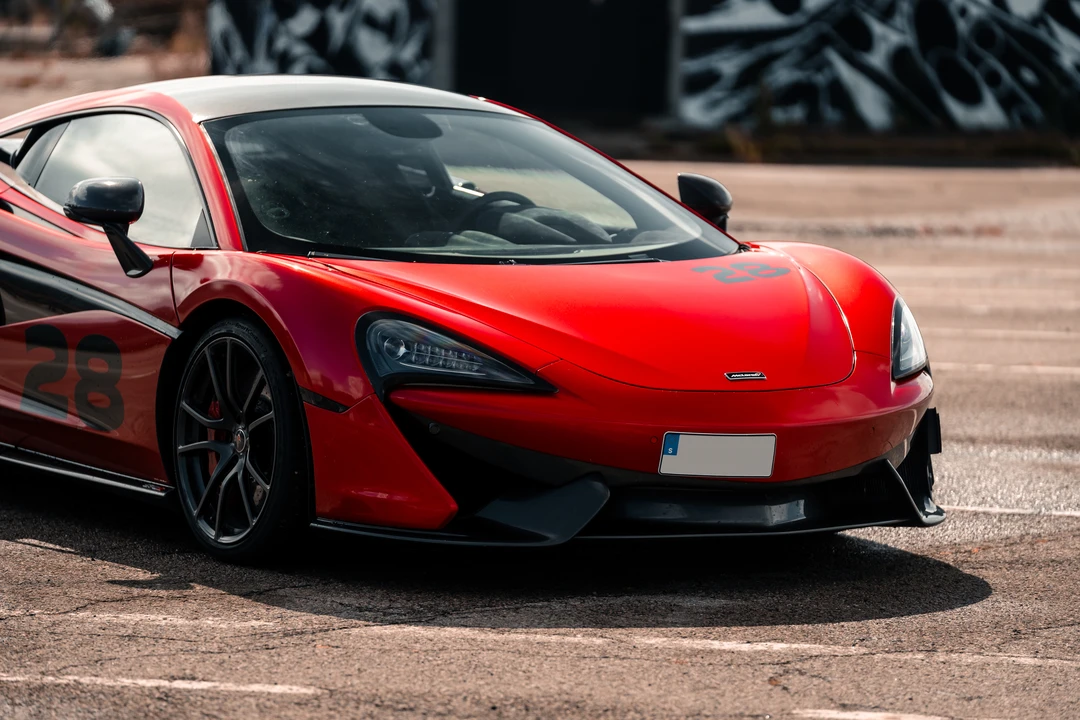 2017 McLaren 570S - Image 16 of 31