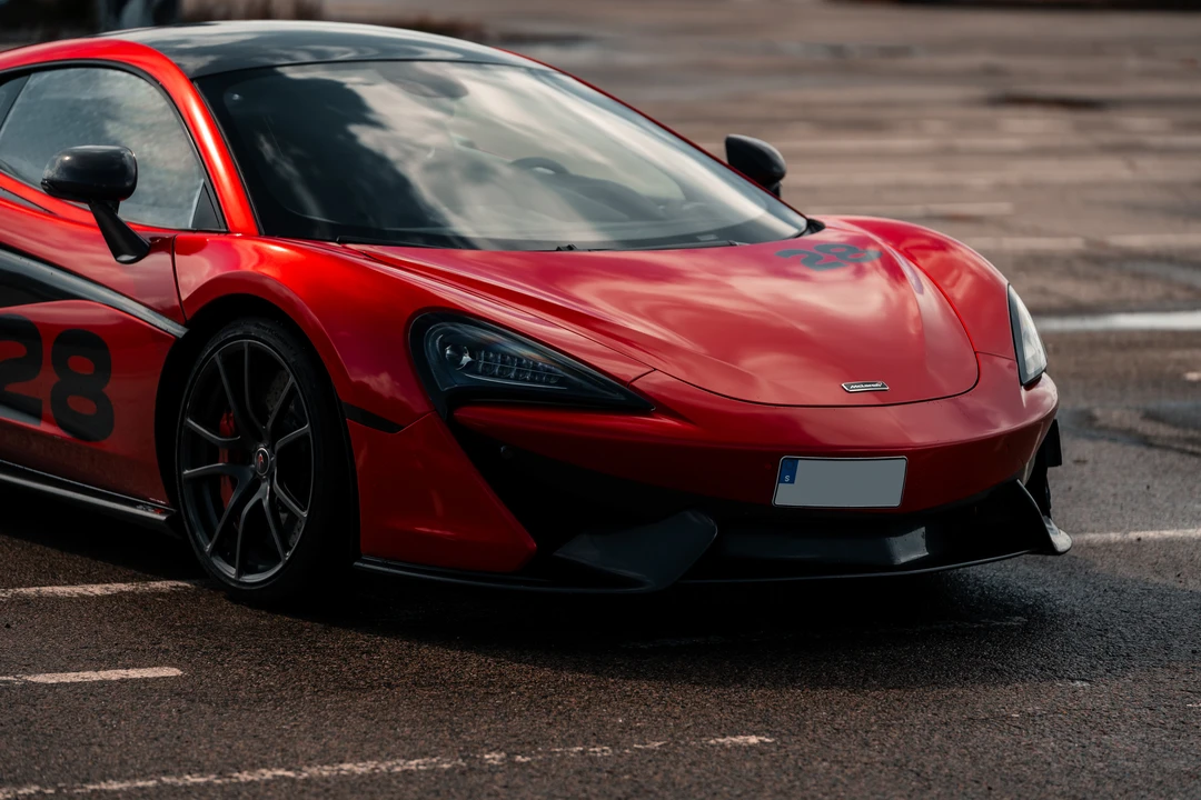 2017 McLaren 570S - Image 18 of 31