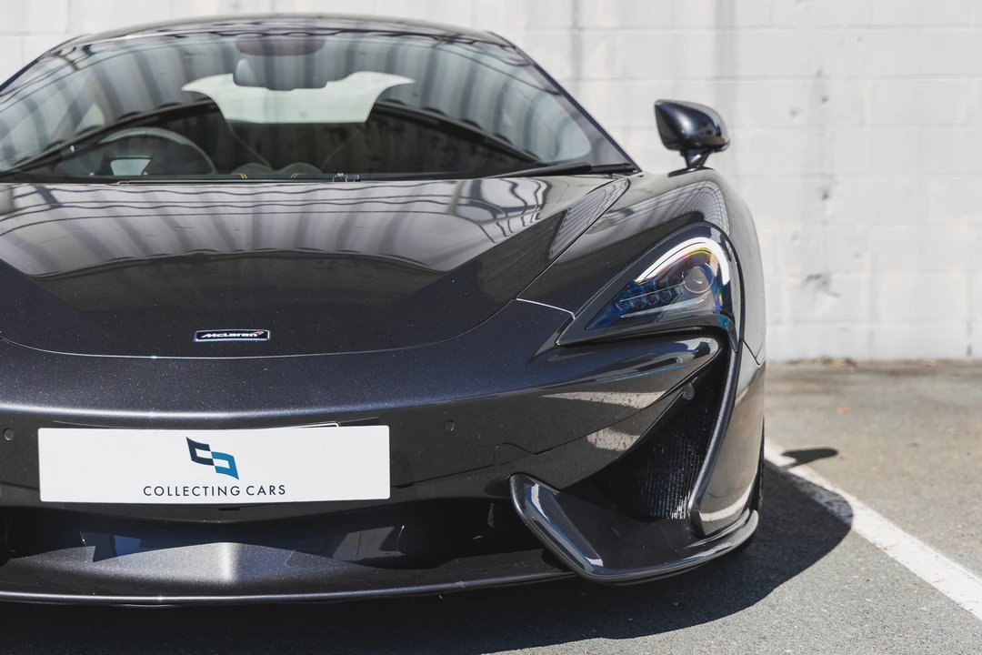 2017 McLaren 570S - Image 23 of 31