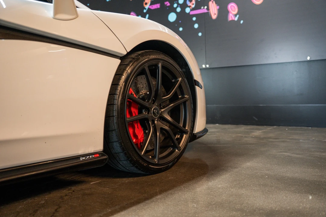 2017 McLaren 570S - Image 18 of 23