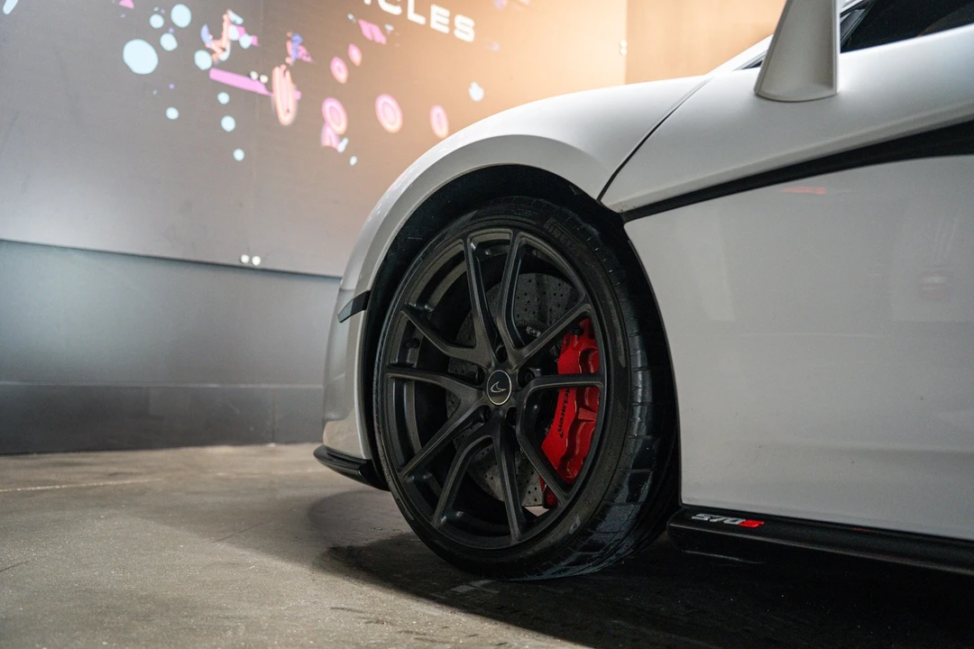 2017 McLaren 570S - Image 19 of 23