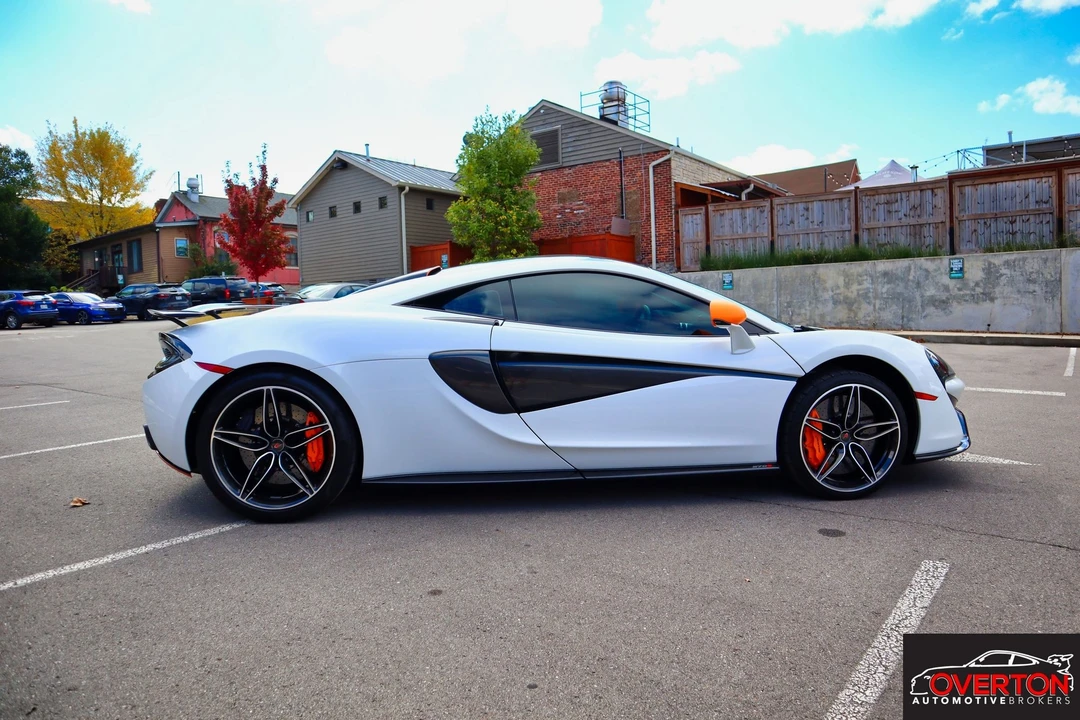 2017 McLaren 570S - Image 6 of 20