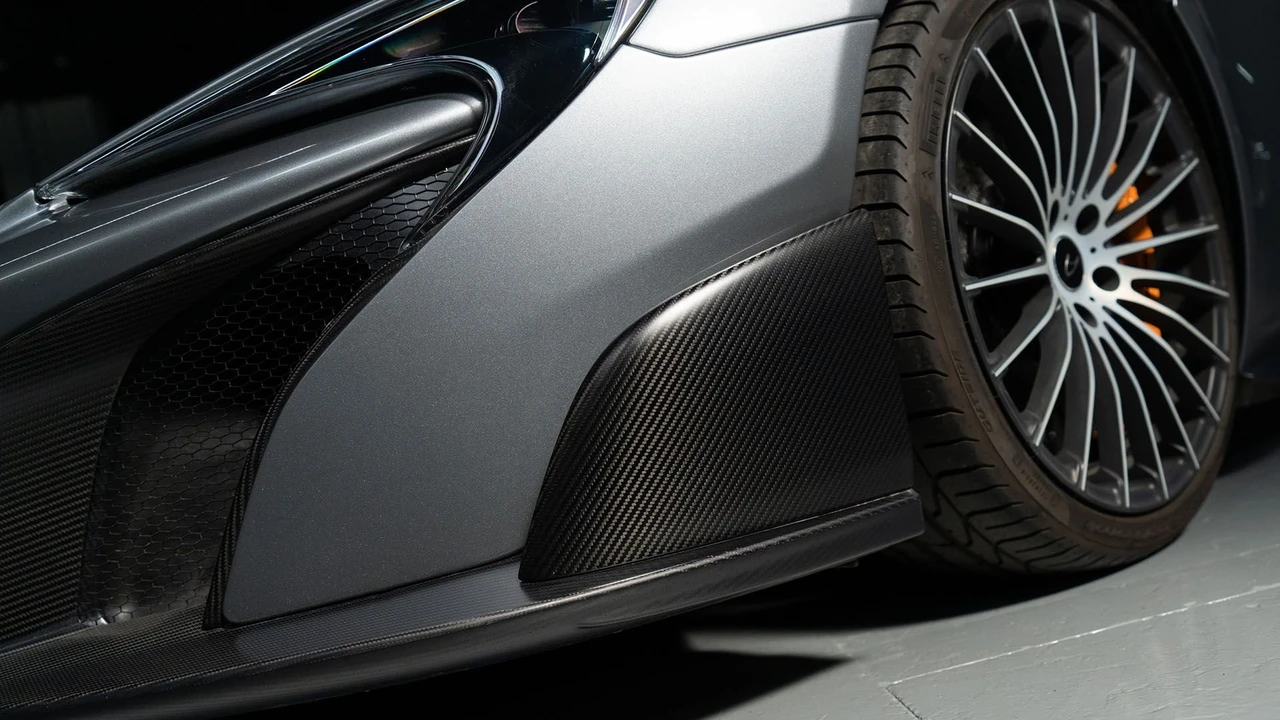 2017 McLaren 675LT Spider - Image 17 of 31