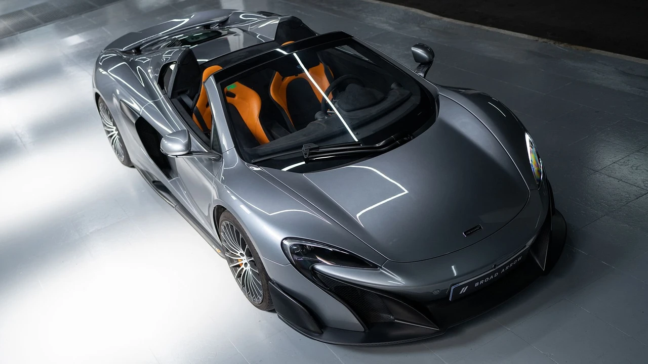 2017 McLaren 675LT Spider - Image 8 of 31