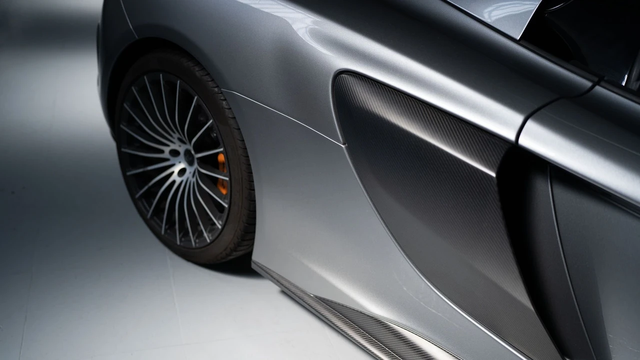 2017 McLaren 675LT Spider - Image 28 of 31