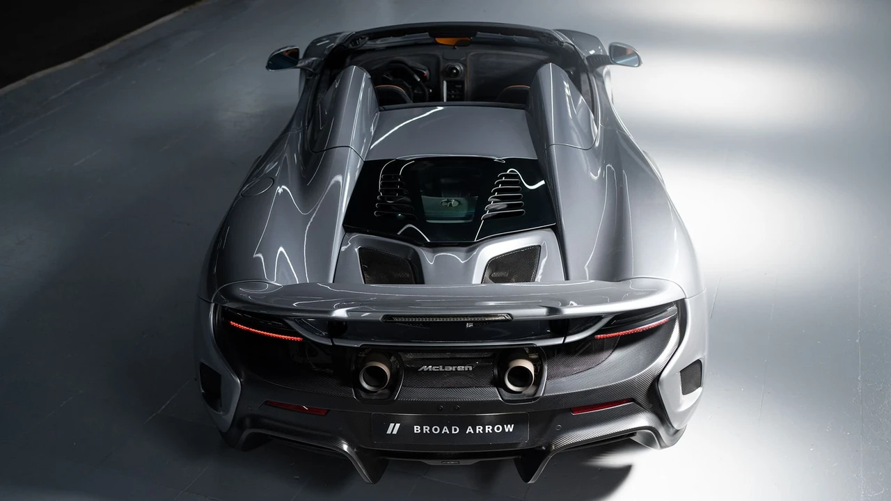2017 McLaren 675LT Spider - Image 5 of 31