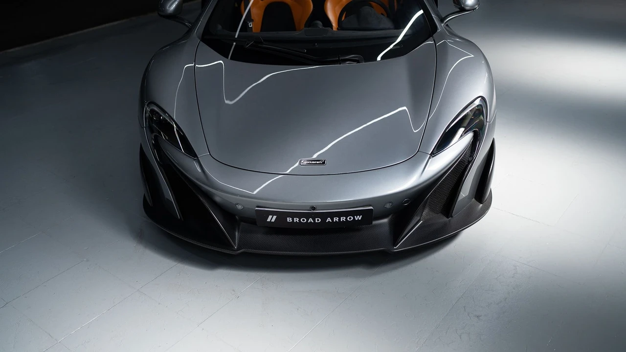 2017 McLaren 675LT Spider - Image 11 of 31