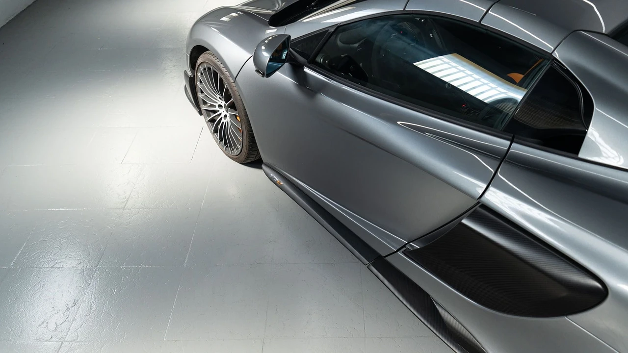 2017 McLaren 675LT Spider - Image 20 of 31