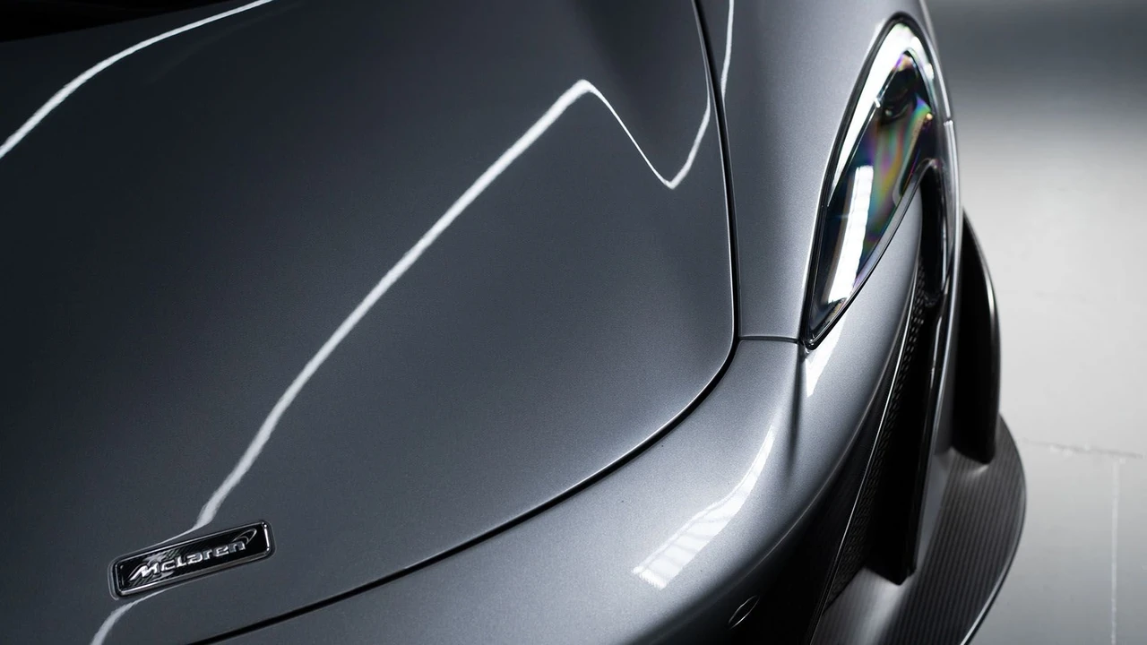 2017 McLaren 675LT Spider - Image 18 of 31