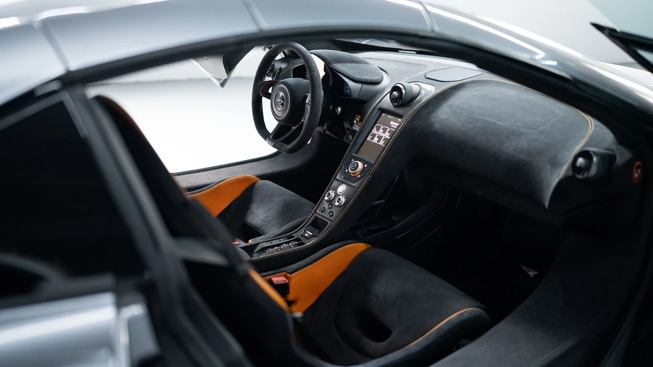 2017 McLaren 675LT Spider - Image 3 of 31